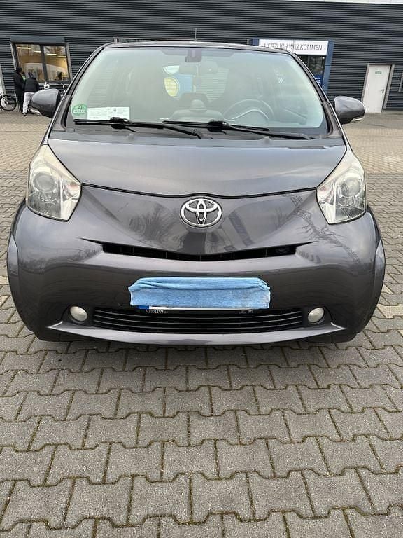 Grau Gebraucht 2009 Toyota iQ Kleinwagen | 6.000 € (Guter Preis) - Bild 1/4