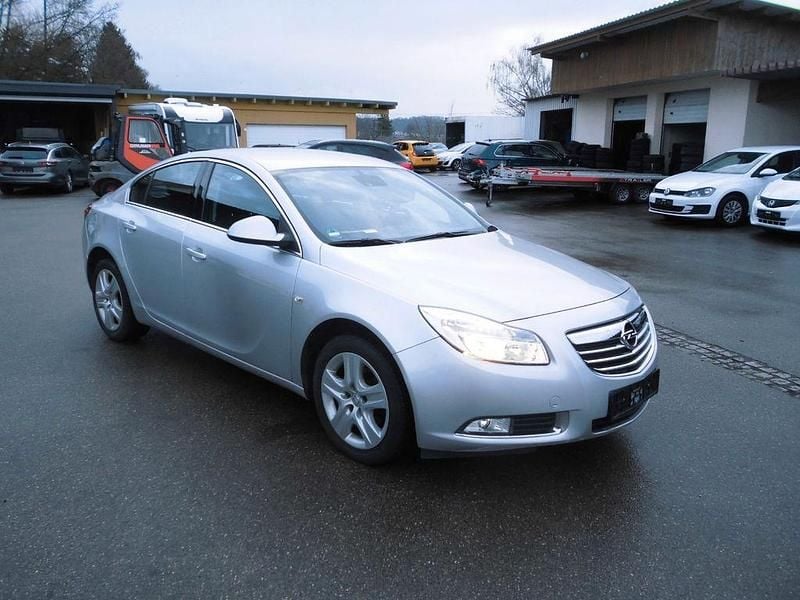 Gebraucht Opel Insignia Edition 131 PS (96 kW) 2009 Silber Limousine