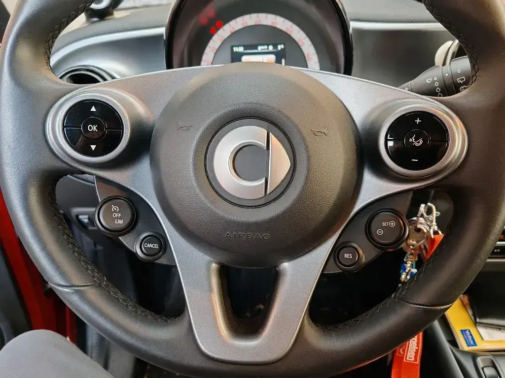 Gebraucht Smart ForFour Electric Drive 60 kW (82 PS) 2021 Rot Limousine