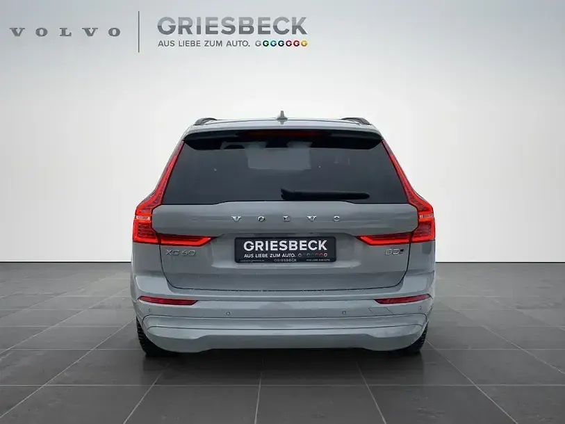 Gebraucht Volvo XC60 Core 250 PS (183 kW) 2024 Grau SUV