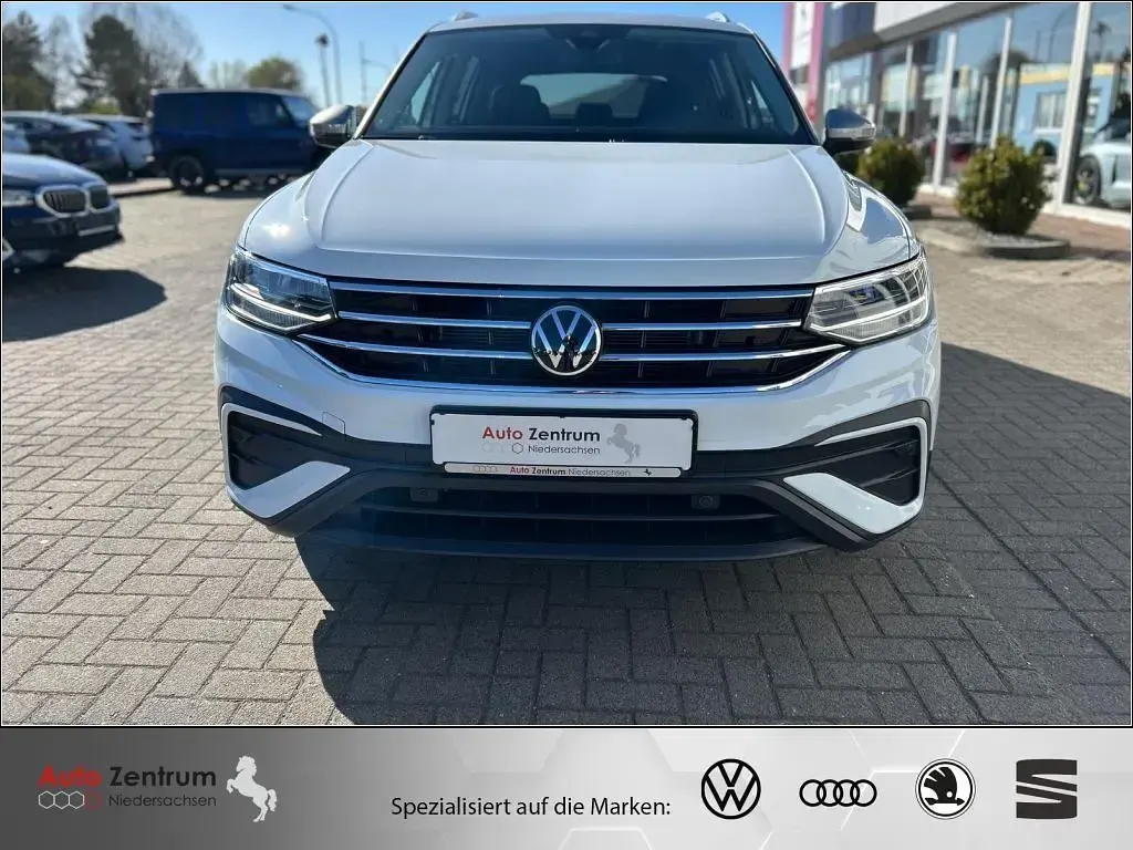 Gebraucht VW Tiguan Allspace 150 PS (110 kW) 2023 Weiß SUV