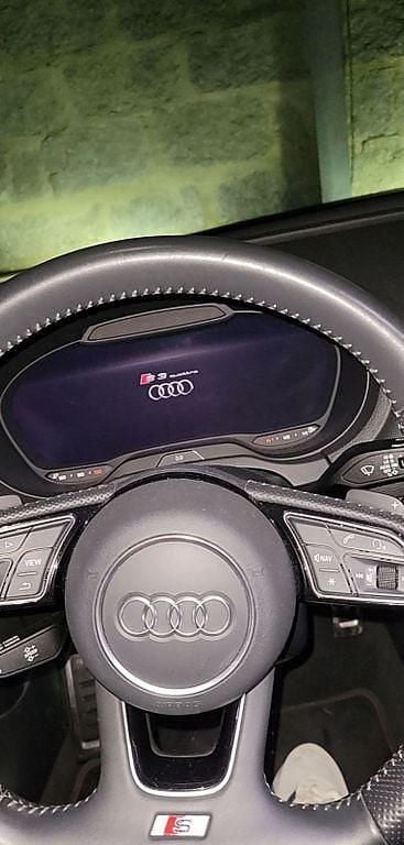 Gebraucht Audi S3 Sport 300 PS (220 kW) 2019 Grau Limousine