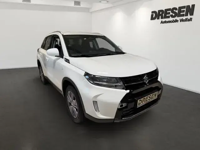 Neu Suzuki Vitara Club 110 PS (80 kW) 2026 Weiss SUV