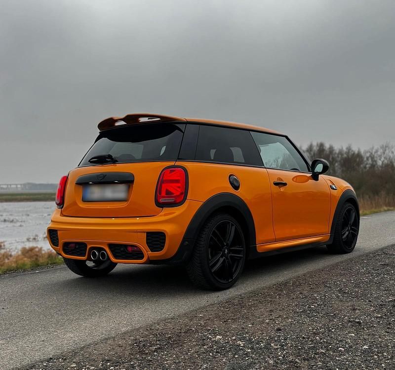 Second-hand Mini Cooper SD 231 CP (169 kW) 2016 Portocaliu Hatchback