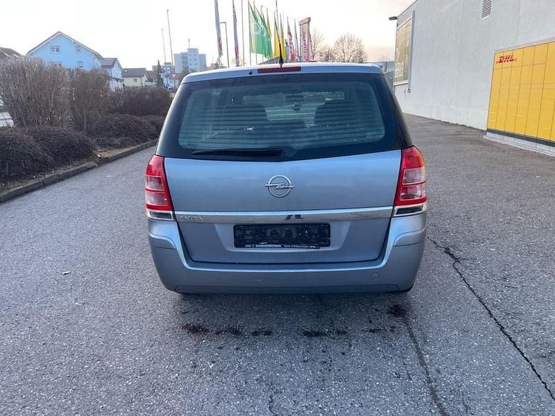 Gebraucht Opel Zafira Selection 150 PS (110 kW) 2009 Silber Van / Kleinbus