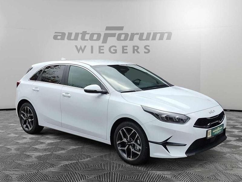 Neu Kia Ceed 140 PS (102 kW) 2025 (wd) casa white s Kleinwagen