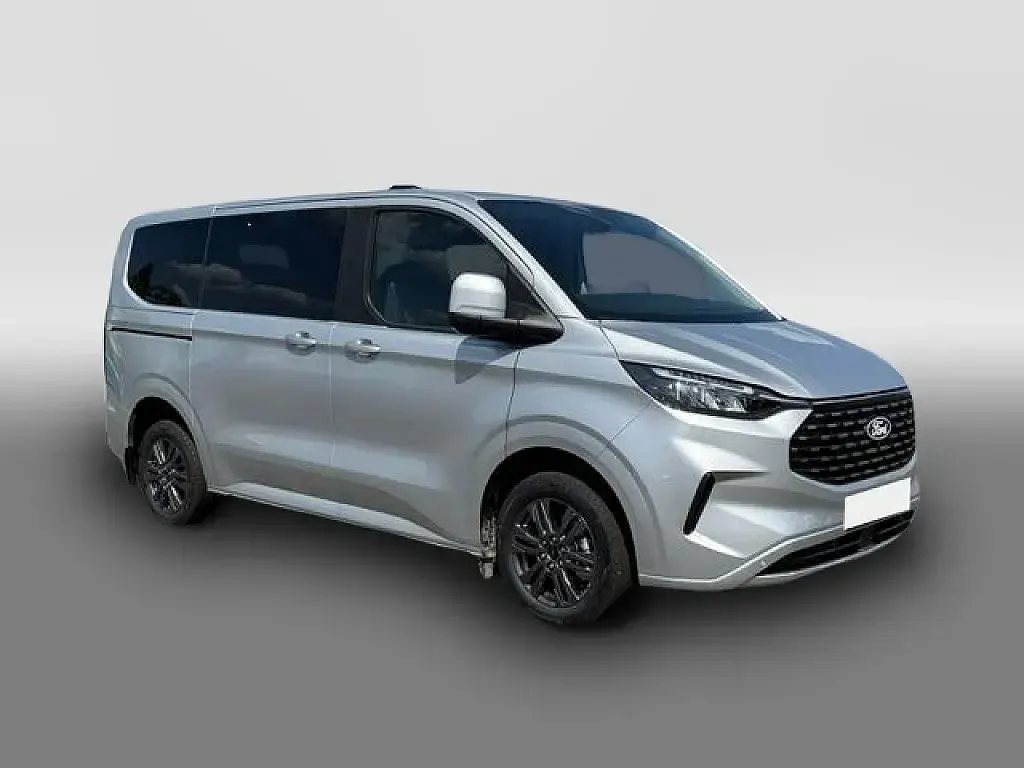 Używany Ford Tourneo Titanium 150 KM (110 kW) 2025 Minivan