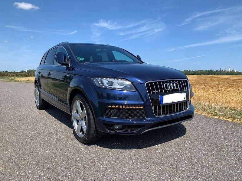 Blau Gebraucht 2010 Audi Q7 Ambiente SUV | 11.900 € (Fairer Preis) - Bild 1/4
