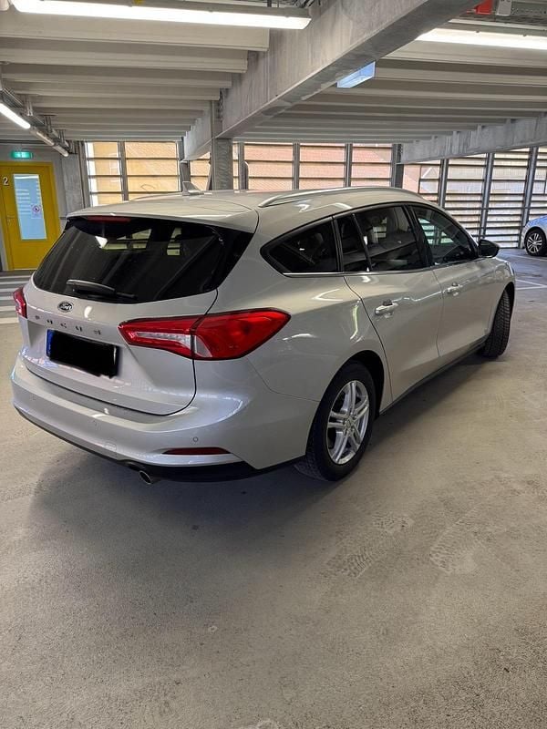 Gebraucht Ford Focus 120 PS (88 kW) 2020 Silber Kombi