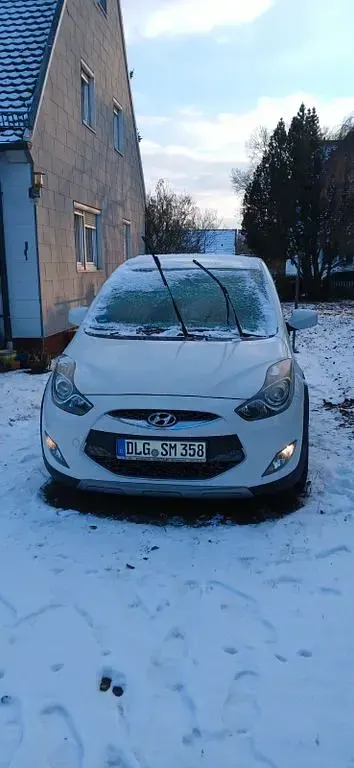 Gebraucht Hyundai ix20 90 PS (66 kW) 2014 Weiß Kleinwagen