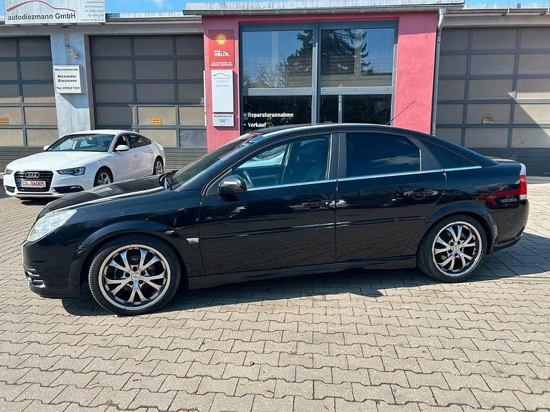Gebraucht Opel Vectra Edition+ 140 PS (102 kW) 2008 Schwarz Limousine