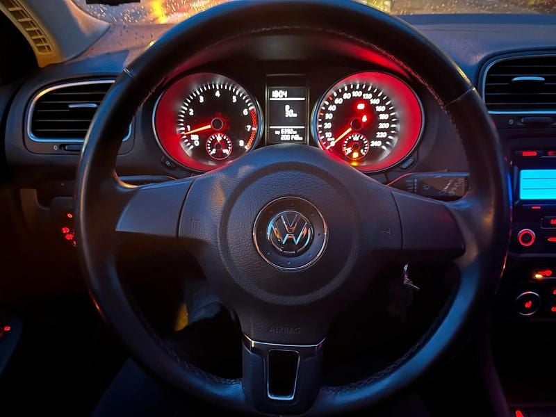 Gebraucht VW Golf VI 122 PS (89 kW) 2011 Schwarz Kleinwagen