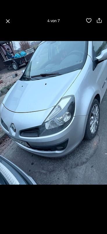 Gebraucht Renault Clio II 90 PS (66 kW) 2006 Silber Kleinwagen