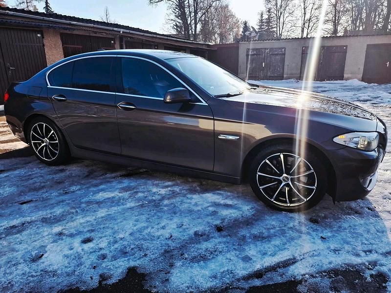 Gebraucht BMW 530 245 PS (180 kW) 2011 Braun Limousine