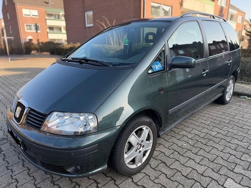 Grün Gebraucht 2007 Seat Alhambra Van / Kleinbus | 3.350 € (Fairer Preis) - Bild 1/4