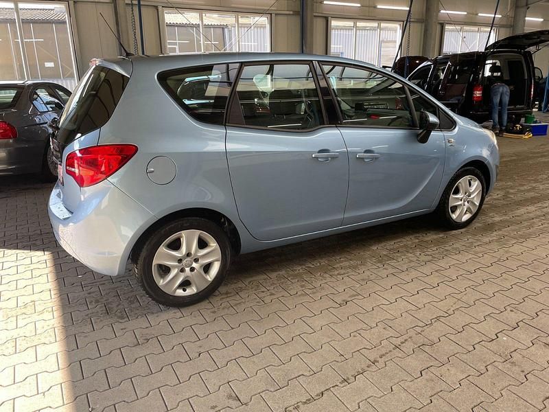 Gebraucht Opel Meriva 120 PS (88 kW) 2013 Blau Van / Kleinbus