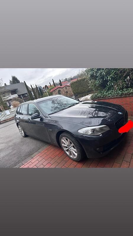 Schwarz Gebraucht 2012 BMW 520 Kombi | 7.999 € (Guter Preis) - Bild 1/4