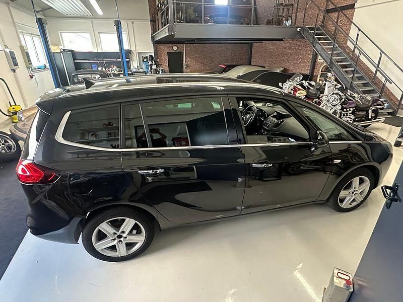 Gebraucht Opel Zafira Tourer Innovation 165 PS (121 kW) 2012 Schwarz Van / Kleinbus