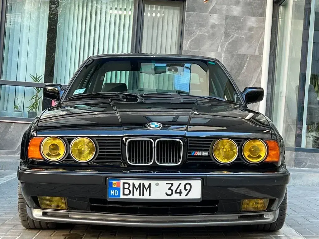 Używany BMW M5 Performance 428 KM (314 kW) 1992 Czarny Kombi