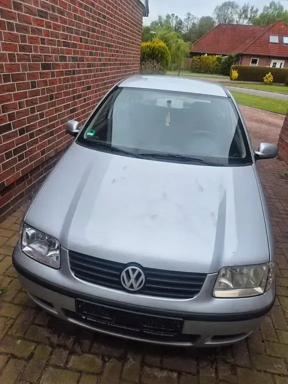Gebraucht VW Polo Basis 60 PS (44 kW) 2001 Silber Limousine