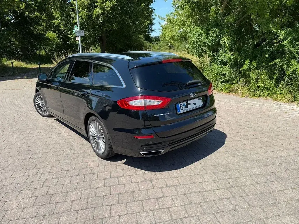 Gebraucht Ford Mondeo Titanium 241 PS (177 kW) 2017 Schwarz Limousine