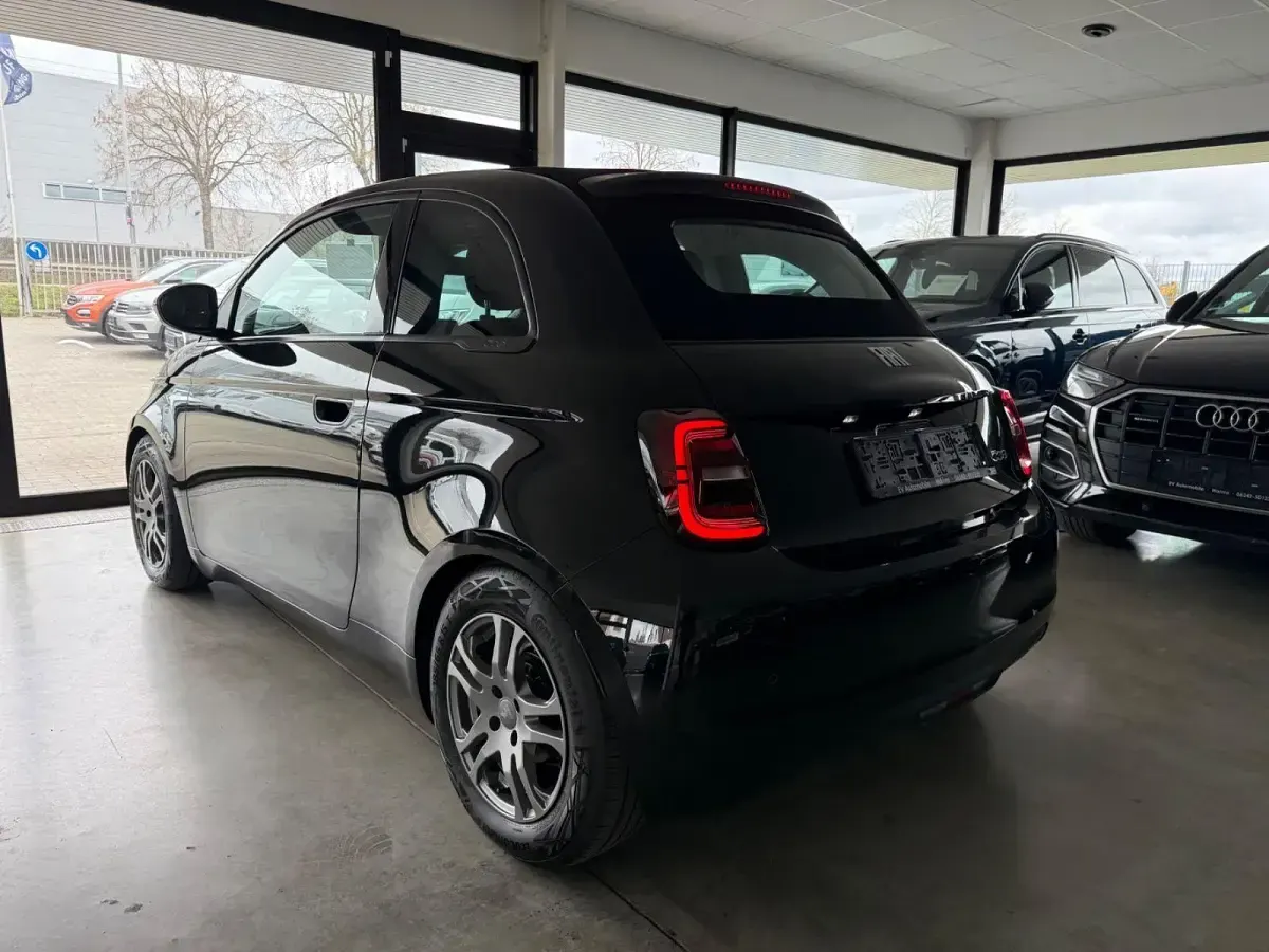 Gebraucht Fiat 500e Passion 86 kW (118 PS) 2021 Schwarz Cabrio