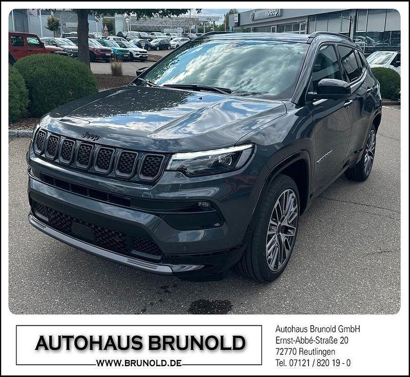 Grau Neu 2025 Jeep Compass Summit SUV | 40.900 € (Etwas zu teuer) - Bild 1/4