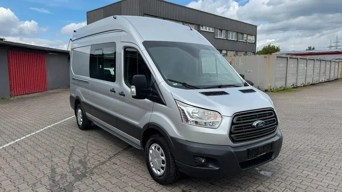 Gebraucht Ford Transit 131 PS (96 kW) 2018 Silber Van / Kleinbus