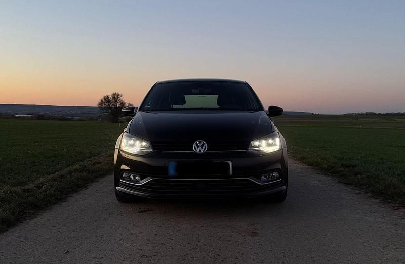 Gebraucht VW Polo 90 PS (66 kW) 2015 Schwarz Kleinwagen
