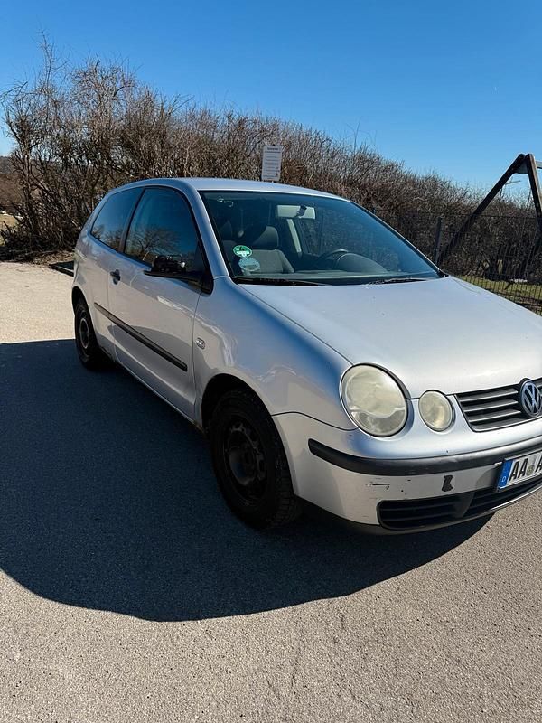 Silber Gebraucht 2004 VW Polo Kleinwagen | 300 € (Superpreis) - Bild 1/4