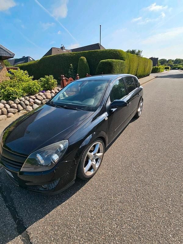 Schwarz Gebraucht 2007 Opel Astra Kombi | 4.000 € (Teuer) - Bild 1/4