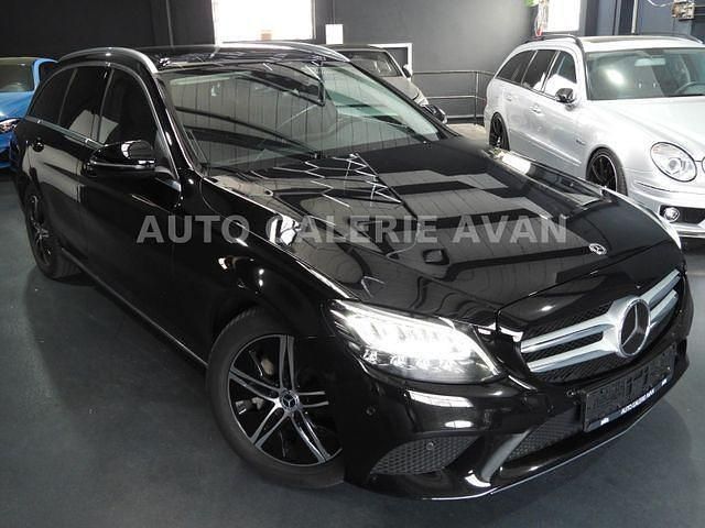 Gebraucht Mercedes C300 245 PS (180 kW) 2021 Schwarz/baltic black Kombi