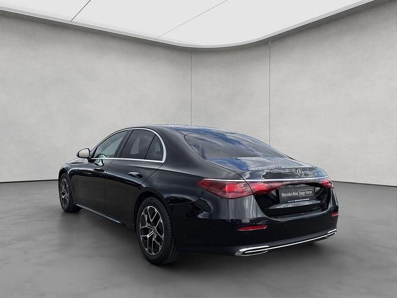Gebraucht Mercedes E220 Avantgarde 197 PS (144 kW) 2025 Schwarz Limousine