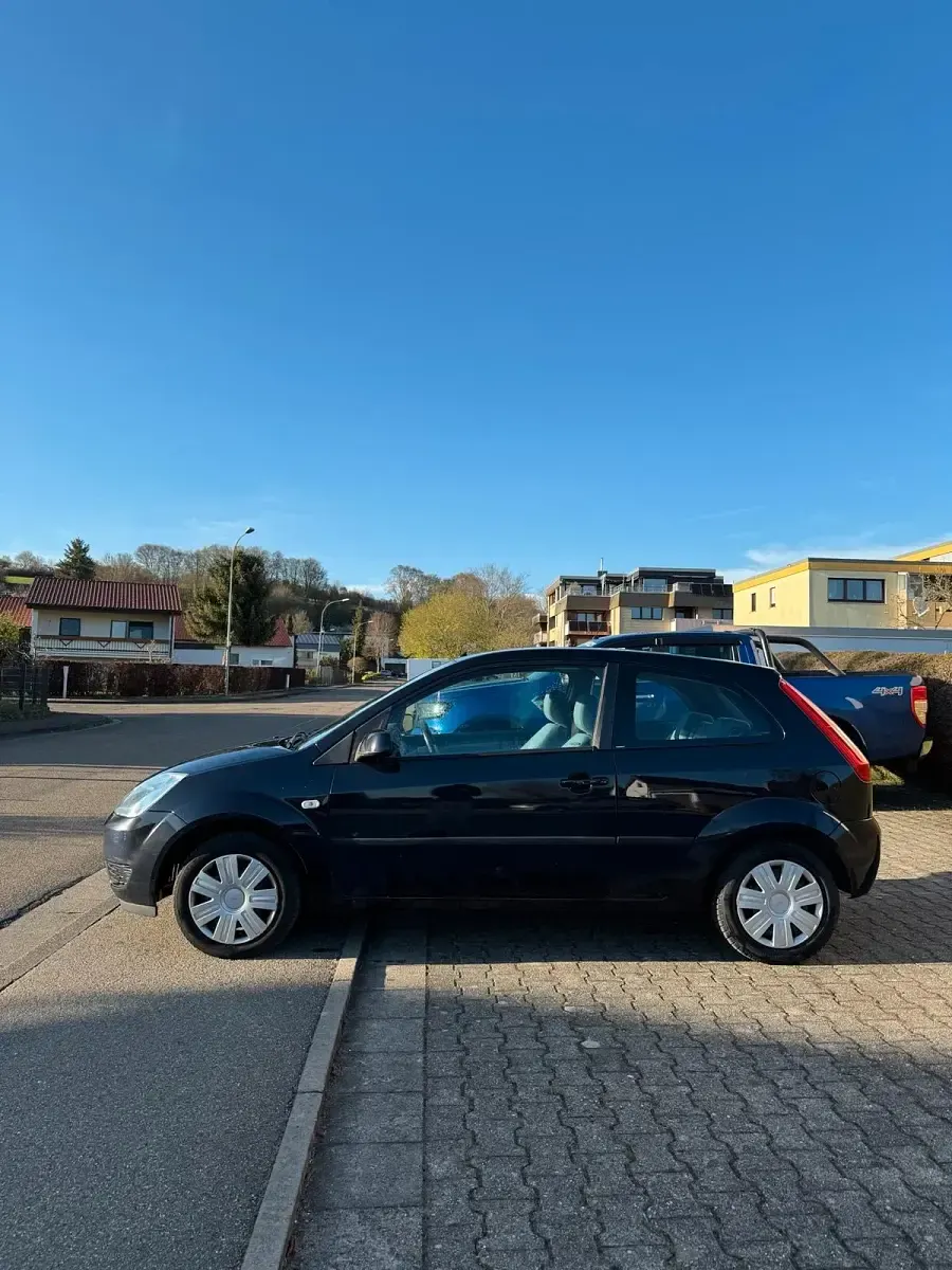 Gebraucht Ford Fiesta 80 PS (58 kW) 2006 Schwarz Kleinwagen