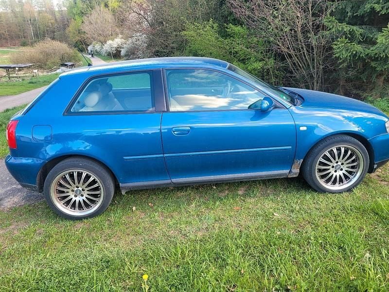Second-hand Audi A3 150 CP (110 kW) 2002 Albastru Hatchback