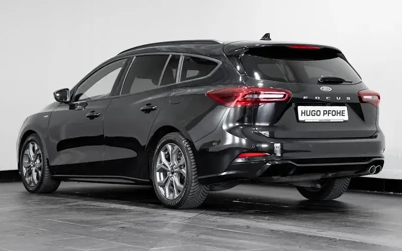 Usata Ford Focus ST-Line 116 CV (85 kW) 2023 Nero Berlina