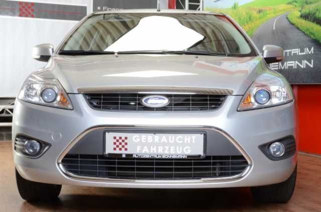 Gebraucht Ford Focus Ghia 146 PS (107 kW) 2009 Silber metallic Kombi