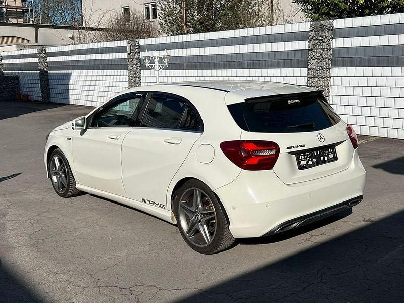 Gebraucht Mercedes A180 Edition 122 PS (89 kW) 2016 Weiß Limousine