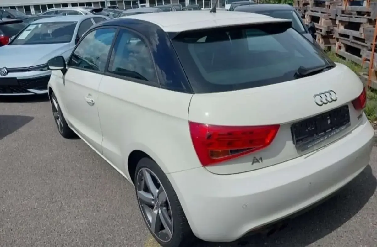 Gebraucht Audi A1 Attraction 122 PS (89 kW) 2012 Amalfiweiss Kleinwagen
