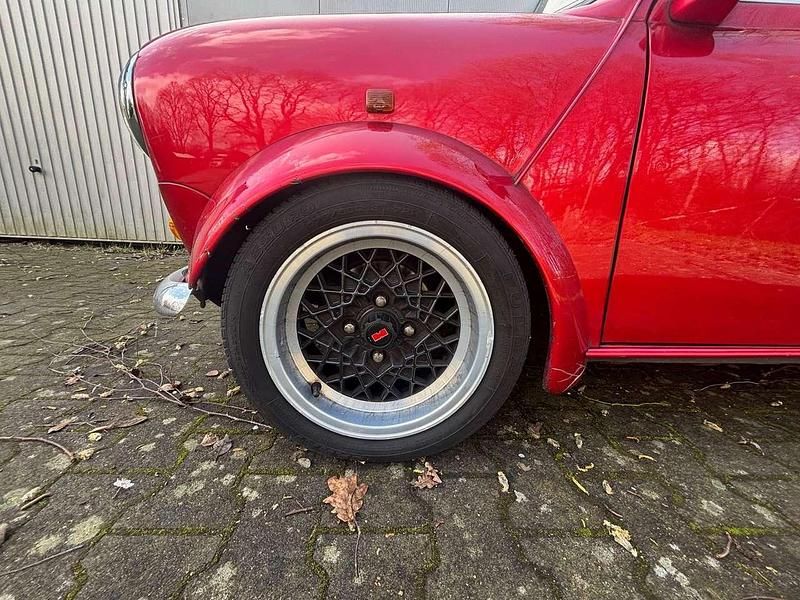 Gebraucht Mini 1300 53 PS (38 kW) 1993 Sonderlackierung rot met. Kleinwagen