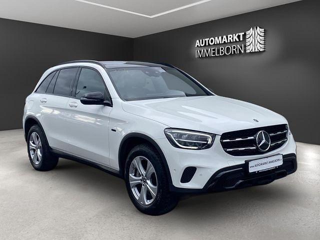 Grau Gebraucht 2020 Mercedes GLC300e AMG SUV | 33.990 € (Guter Preis) - Bild 1/4
