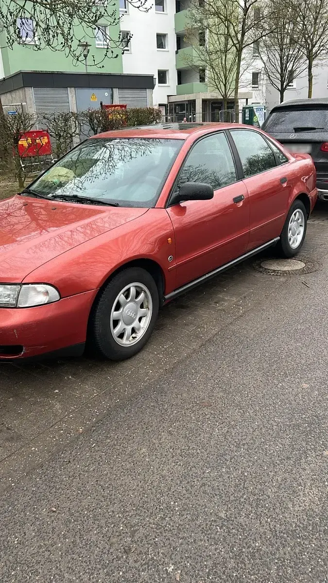 Gebraucht Audi A4 125 PS (91 kW) 1995 Rot Limousine