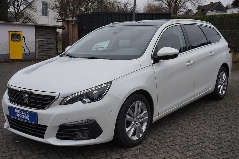 Weiß Gebraucht 2018 Peugeot 308 SW Allure Kombi | 10.600 € (Guter Preis) - Bild 1/4