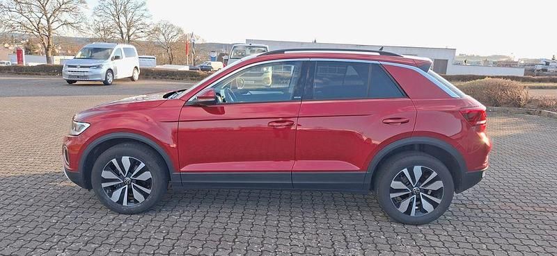 Gebraucht VW T-Roc Move 116 PS (85 kW) 2025 Rot SUV