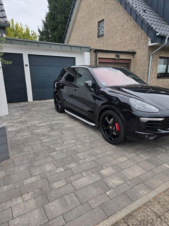 Schwarz Gebraucht 2015 Porsche Cayenne SUV | 31.800 € (Guter Preis) - Bild 1/4