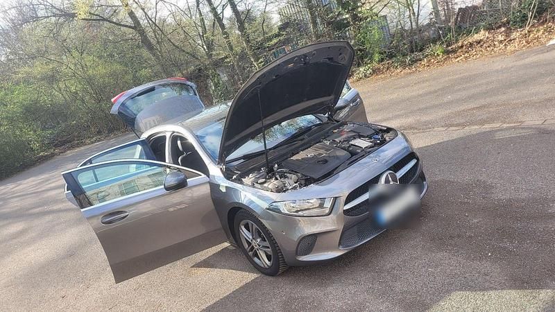 Gebraucht Mercedes A180 116 PS (85 kW) 2018 Silber Limousine