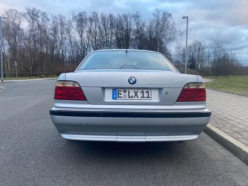 Gebraucht BMW 728 193 PS (141 kW) 1996 Silber Limousine