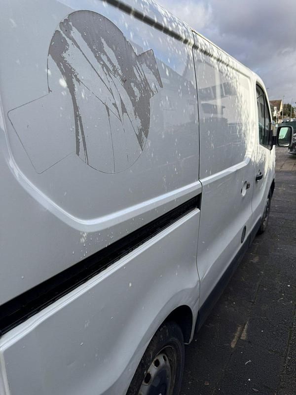 Gebraucht Renault Trafic 90 PS (66 kW) 2015 Weiß Van / Kleinbus