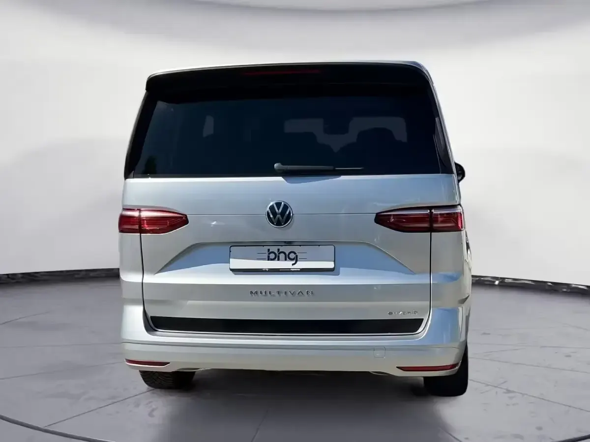 Second-hand VW Multivan 218 CP (160 kW) 2022 Argintiu Monovolum