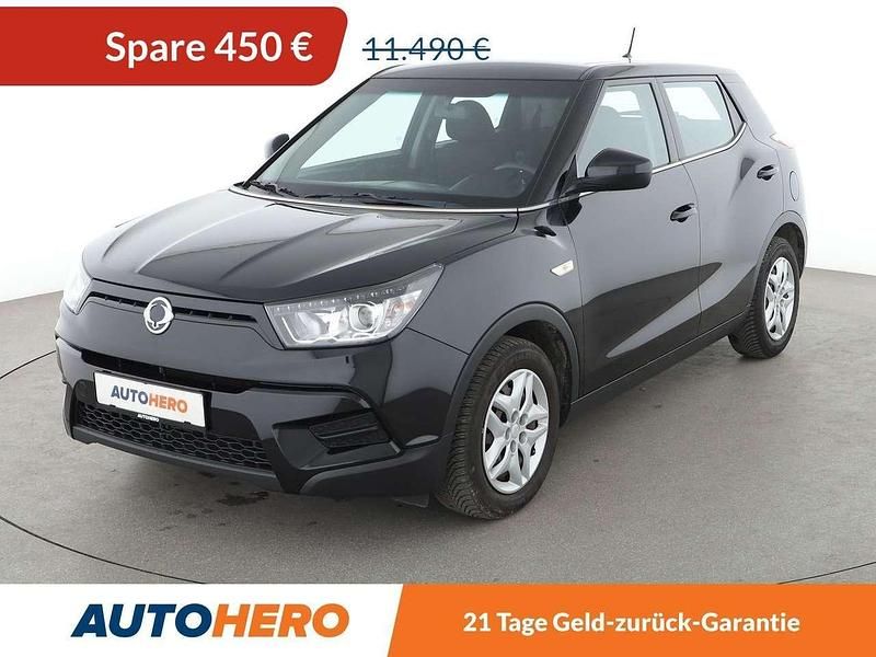 Schwarz Gebraucht 2015 Ssangyong (KGM) Tivoli Crystal SUV | 11.040 € - Bild 1/3